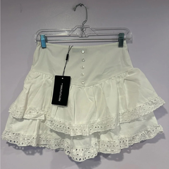 PrettyLittleThing White eyelet lace Mini Skirt - Picture 1 of 4